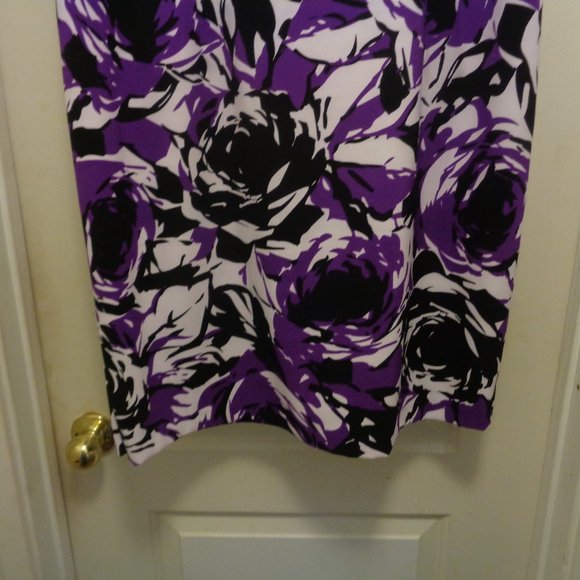 CLASSIC GIRL RICH GIRL RONNI NEW YORK FLORALS PURPLE, BLK, WHT SHEATHE 2… - Picture 3 of 4